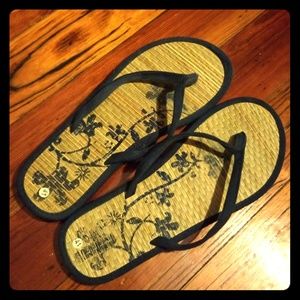 Asian motif sandals